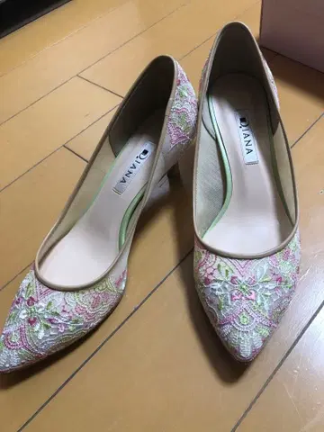 DIANA 그린 멀티 자수 튤 펌프스