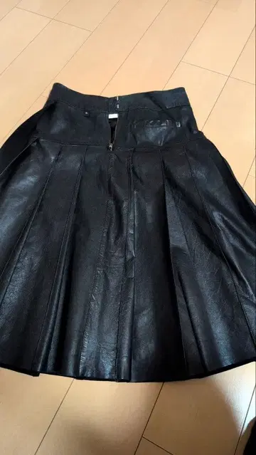 블랙 가죽 플레어 스커트 지퍼 포함