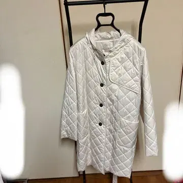 라핀 미사용 새상품 다운 코트 화이트 사이즈 48