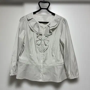 프릴 달린 화이트 스트라이프 셔츠 NEW YORKER