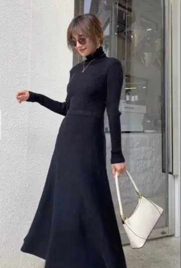 [ 새상품 ] Birthday bash 하이넥 A라인 니트 드레스