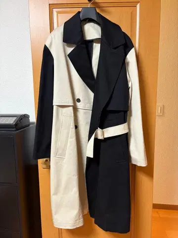 ZARA 바이컬러 트렌치코트 블랙과 화이트