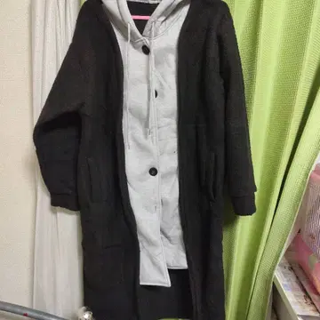 플리스 롱 코트 블랙과 그레이 후드 부착