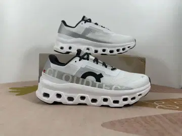 On 클라우드 몬스터 화이트 러닝화 27.5cm