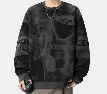 블랙 그래픽 긴팔 티셔츠