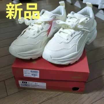 Puma 화이트 스니커즈 23.5cm