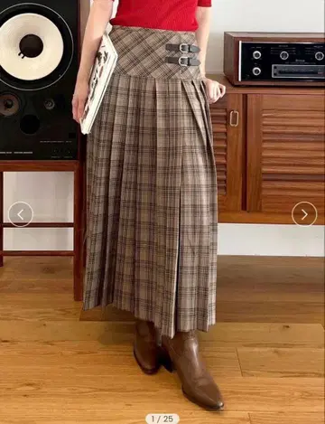 릴리 브라운 벨티드 플리츠 스카숏 팬츠