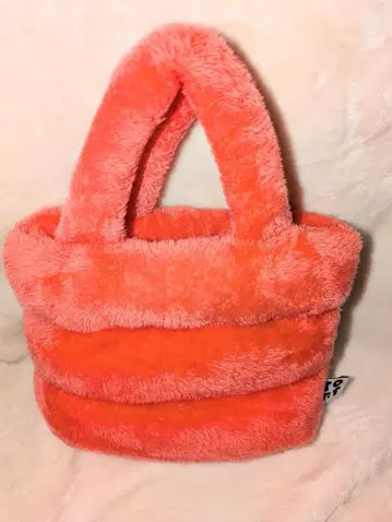 TOFT 토프트 복슬복슬 백 코랄 레드