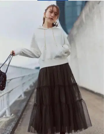 JUSGLITTY 스파클 샤샤 스커트 (택 포함 새상품)