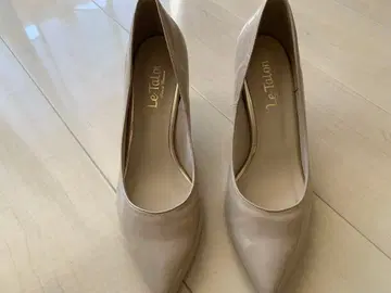 르탈론 에나멜 펌프스 베이지 24cm