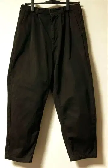 SETTO 테이퍼드 팬츠 (차콜)