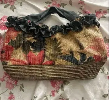 세련된 꽃무늬 프릴 핸드백