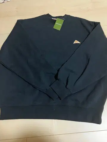 프릭스스토어 KELTY 별주 호일 프린트 속기모 맨투맨 새상품