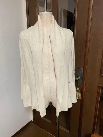 폭시 FOXEY 롱 가디건 니트 화이트 울 100%