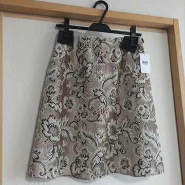 스트로베리 필드 ICHIE 스커트 베이지 미사용 택 포함 꽃무늬