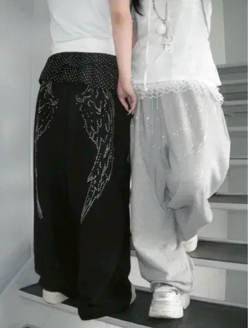 FANCY CLUB 엔젤 빈티지 맨투맨