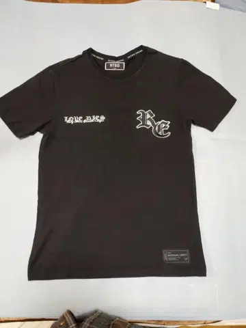 INDIVIDUAL LIBERTY 로고 T셔츠 블랙