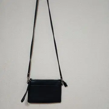 블랙 숄더백 합성 피혁