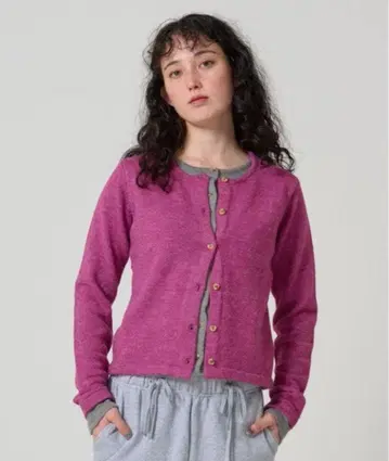 레이어드 스타일 바이컬러 니트 가디건 TINA