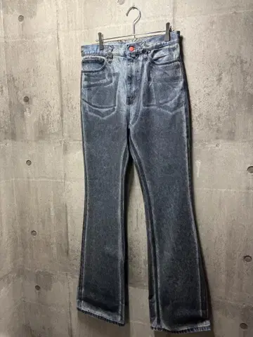 멤버즈 오브 더 레이지 애시드 워시 플레어 청바지