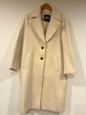 지금 계절에 반가운 ZARA 복슬복슬 롱 코트