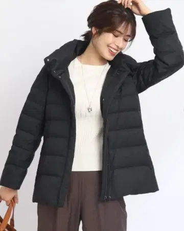 새상품급 Reflect 가볍고 따뜻한 스탠드 카라 후디드 다운 코트