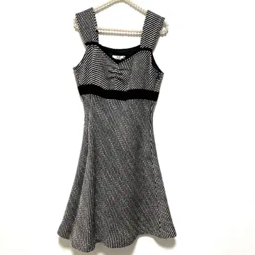 R.F 슬리브리스 울 원피스