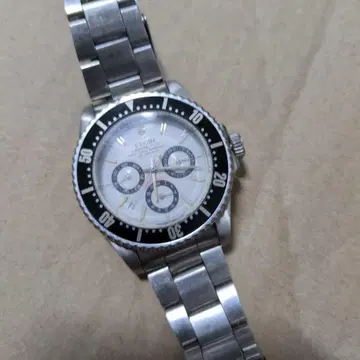 작동품. ELGIN 크로노그래프 손목시계 실버/화이트