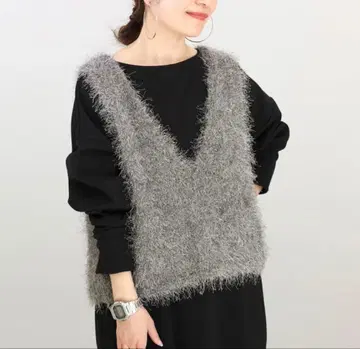 FUNNYCOMPANY 페더얀 V넥 베스트 차콜