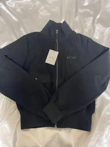 as'on 블랙 점퍼 미사용 택 포함