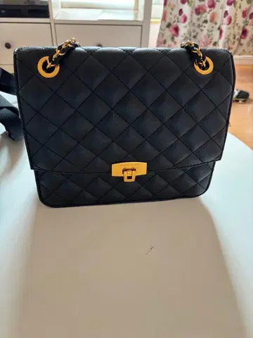 찰스앤키스 크레시다 퀼트 체인 스트랩 백