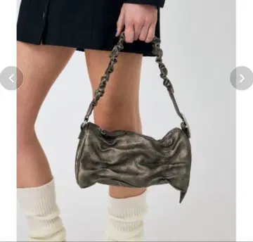 GATHER HANDLE SQUARE 백 차콜 그레이