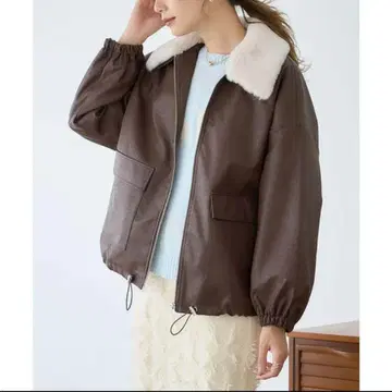 MURUA 브라운 가죽 자켓 퍼 카라 부착
