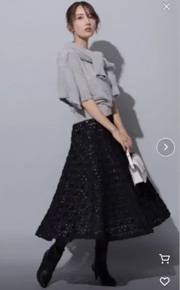 아푸와이저 리셰 리본 자수 미디 기장 스커트