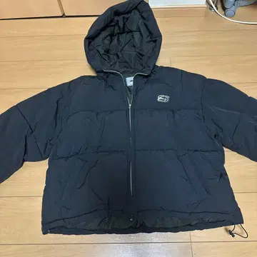 ADAMASTE 후드 부착 다운 자켓 블랙