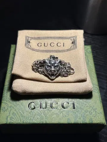 라이온 헤드 목걸이