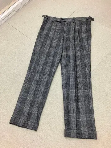 ( K11688 ) 유니버설 랭귀지 카노니코 원단 울 팬츠