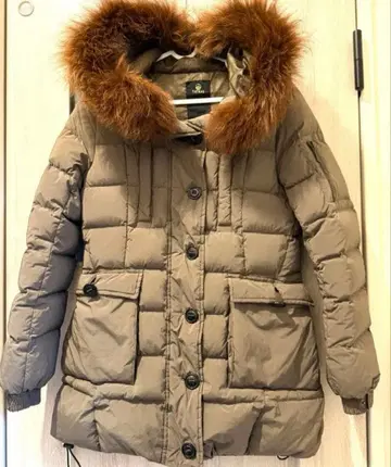 타트라스 다운 코트 표기 02 사이즈 M 상당