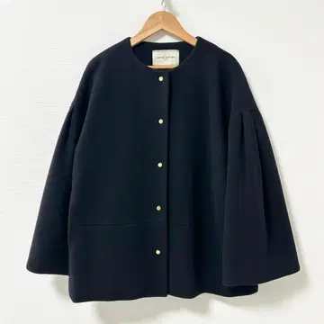 UNITED ARROWS W 메탈 노카라 숏코트