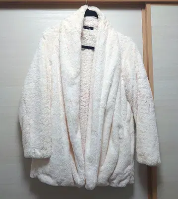 EMODA 아우터 화이트 프리 사이즈