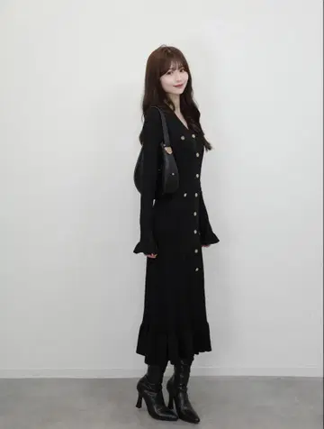 [택 포함] 골드 버튼 리브 니트 원피스