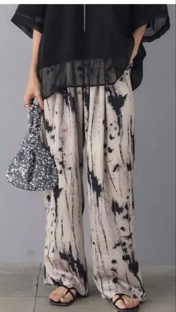 에시카 미착용 새상품 ECICA 랩 팬츠 광택 베이지에 블랙 무늬