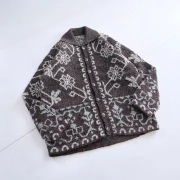 네팔 꽃무늬 노르딕 니트 브라운 가디건 P