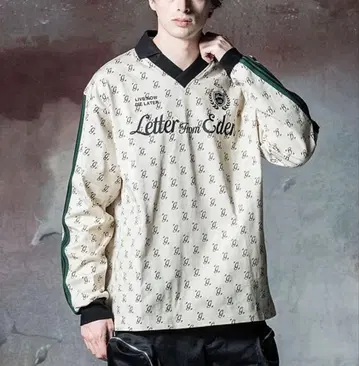 정가 1.9만 미사용 glamb  모노그램 풋볼 셔츠