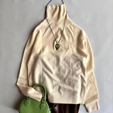 새상품급 유니클로 캐시미어 100% 터틀넥 니트 스웨터 11 아이보리