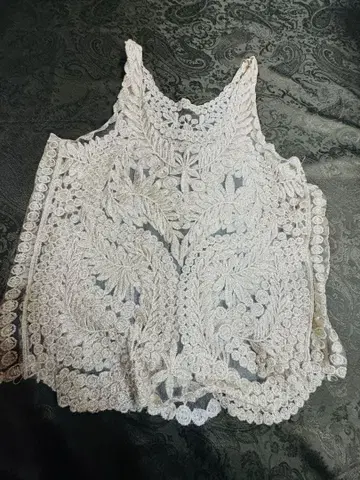 [ 미사용 새상품 ] 레이스 자수 탱크탑