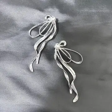 HARE 매듭 모티브 귀걸이