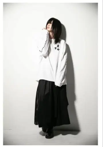 진 천지개벽집단 지그재그 참배 복장 완판템