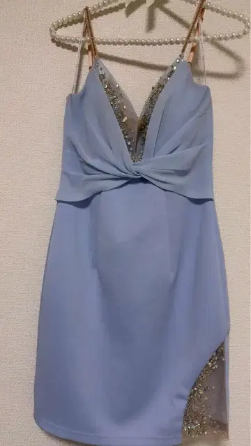 라이트 블루 V넥 타이트 드레스