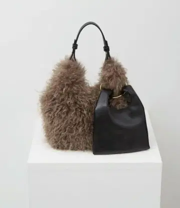 LOWELLthings 로웨루싱스 퍼 숄더백 모카